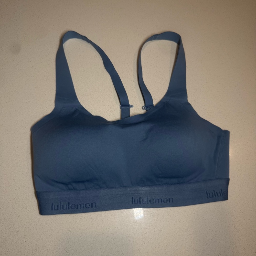 Lululemon Fine Form Blue Sports Bra Size 32C